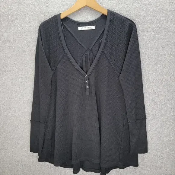 WE THE FREE HENLEY TOP, SIZE S - Picture 1 of 7